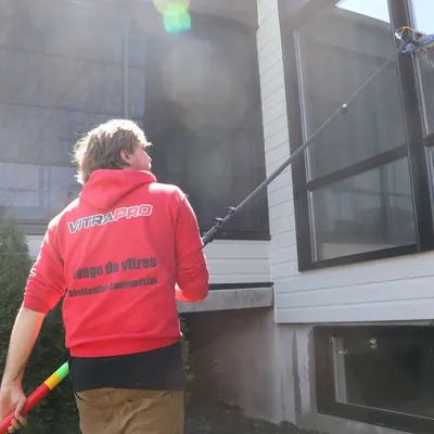 Jason — Laveur de vitres chez VitraPro