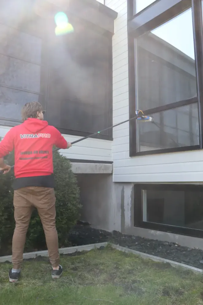 Lavage de Vitres à Brossard - VitraPro